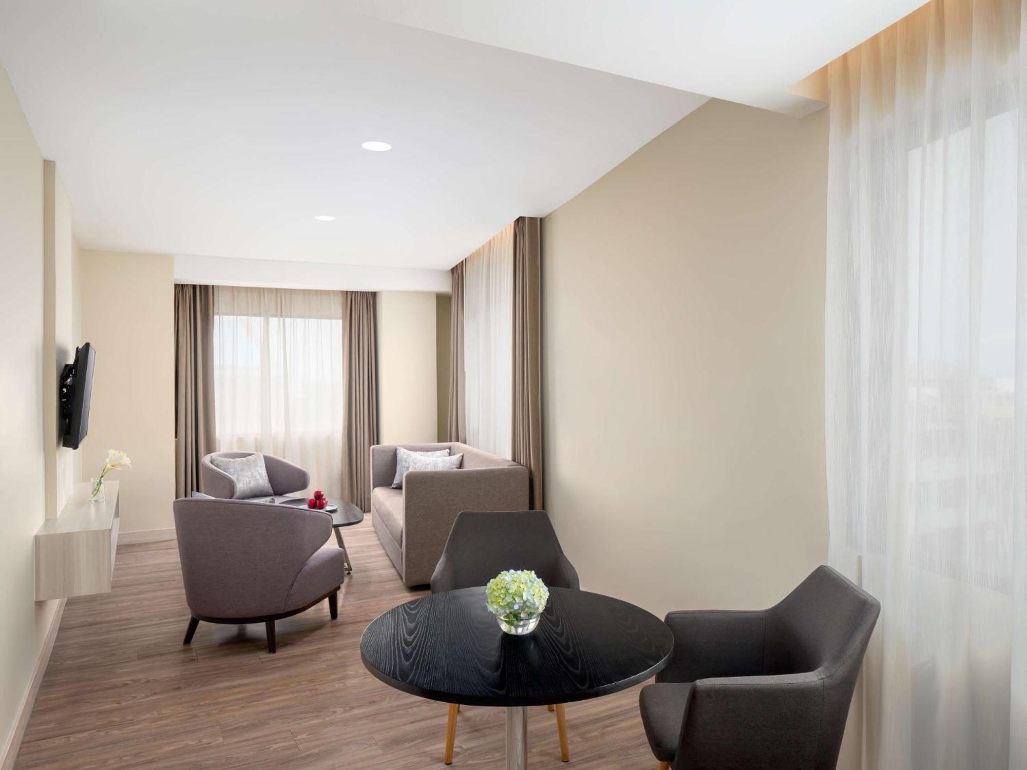 Aiho Hotel Medan Extérieur photo