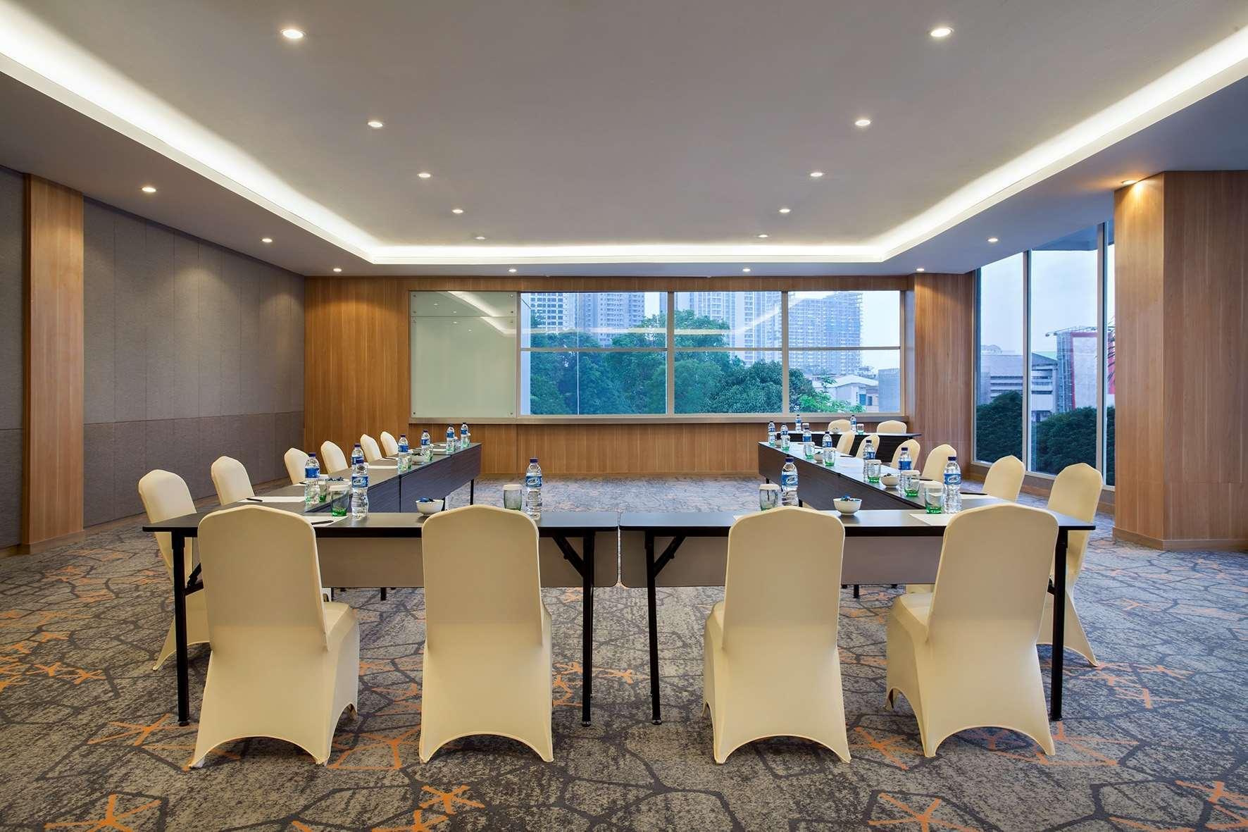 Aiho Hotel Medan Business photo