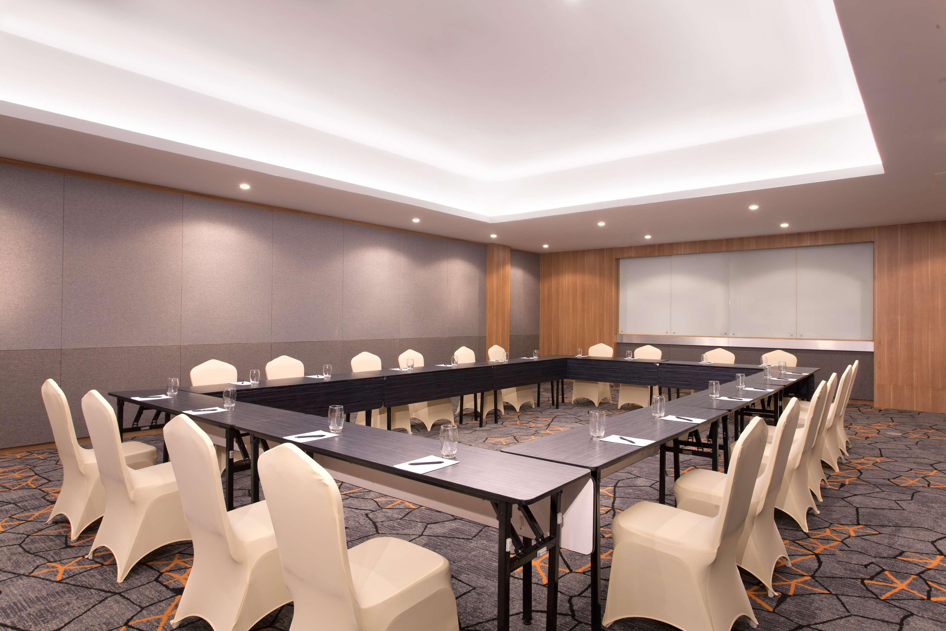 Aiho Hotel Medan Extérieur photo