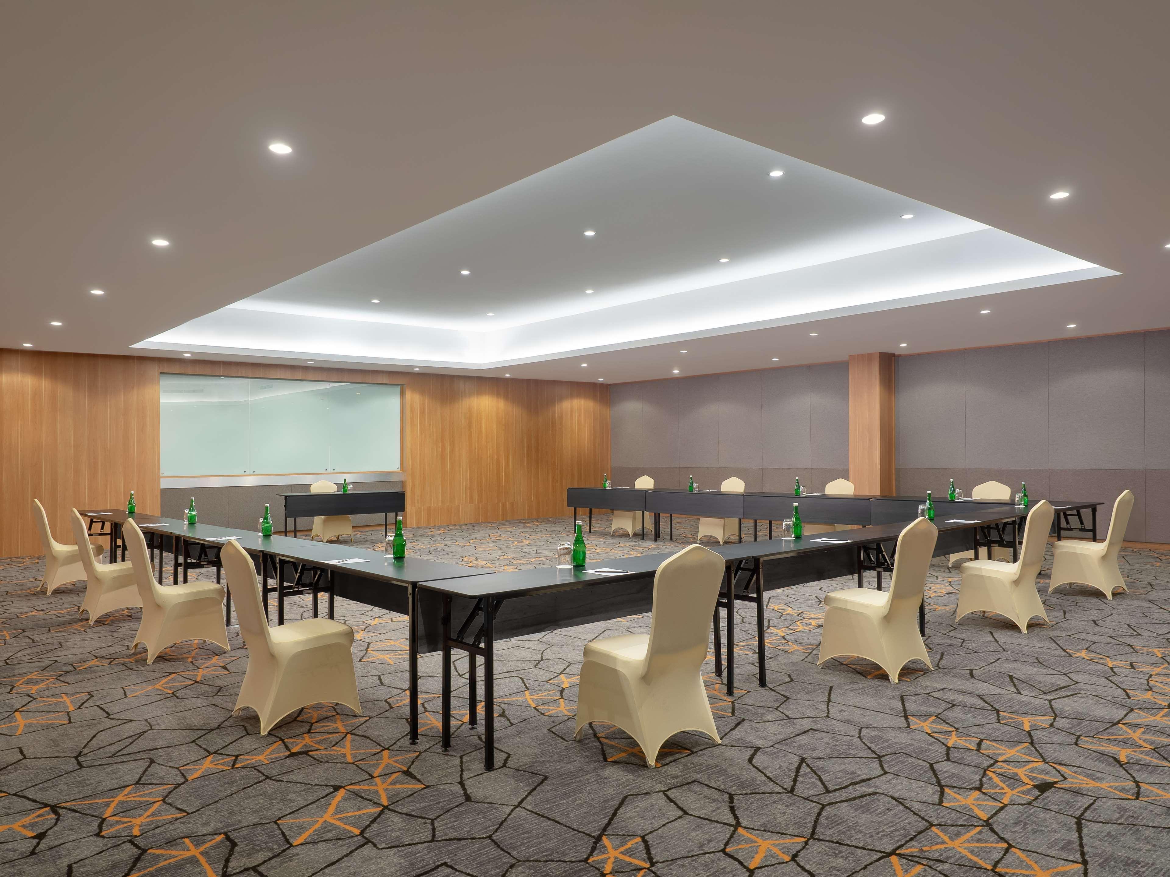 Aiho Hotel Medan Extérieur photo