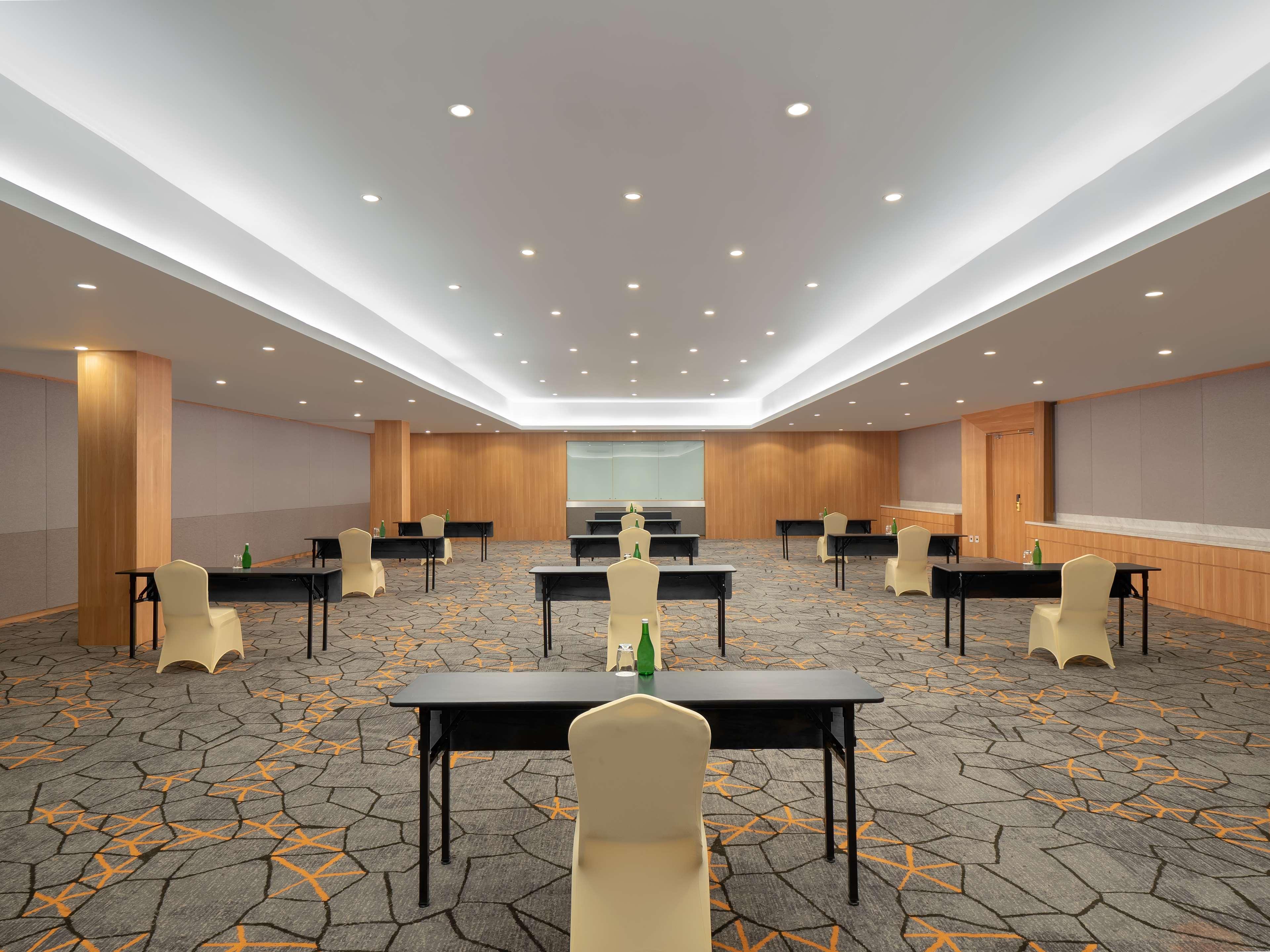 Aiho Hotel Medan Extérieur photo