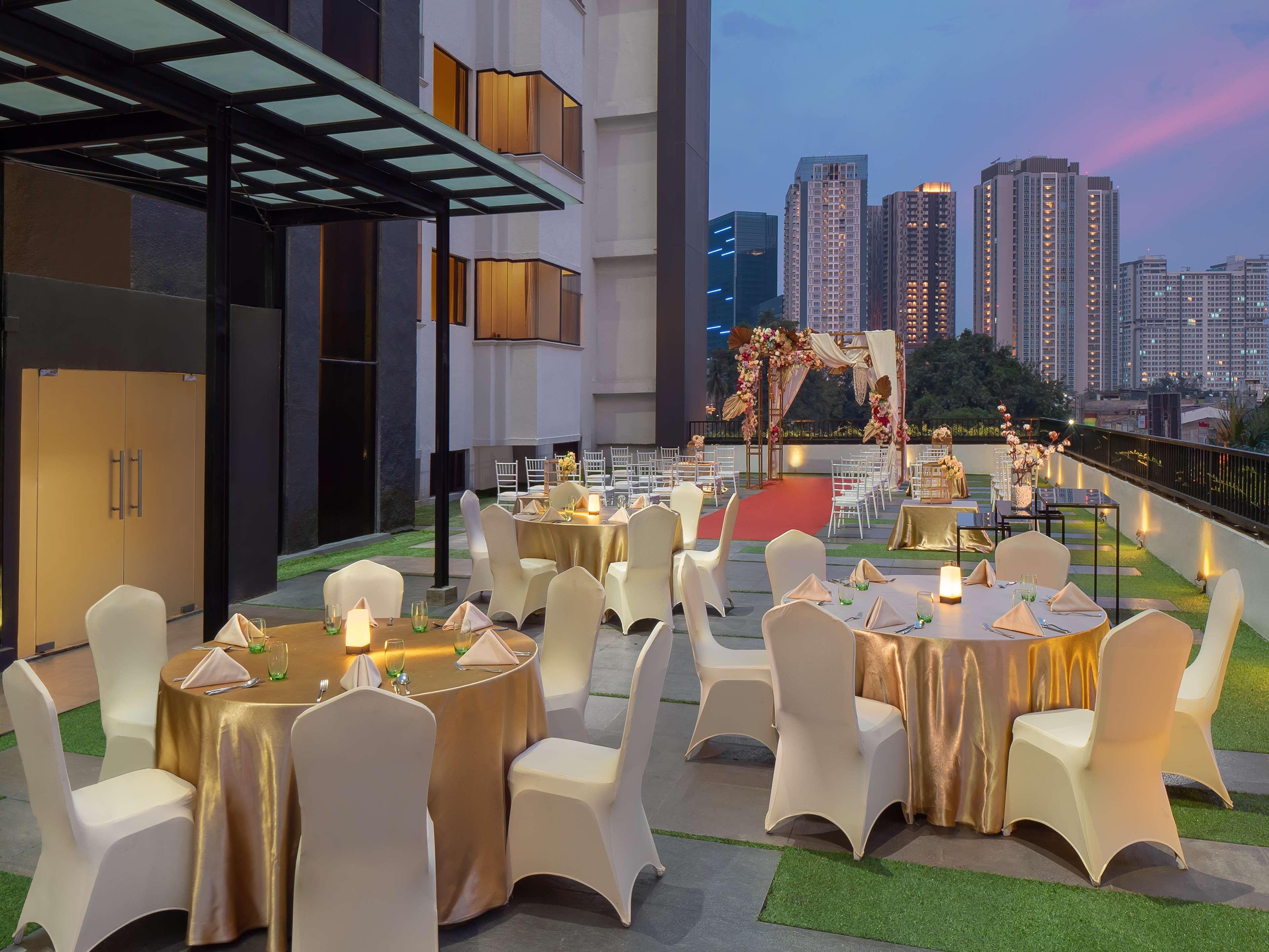 Aiho Hotel Medan Extérieur photo