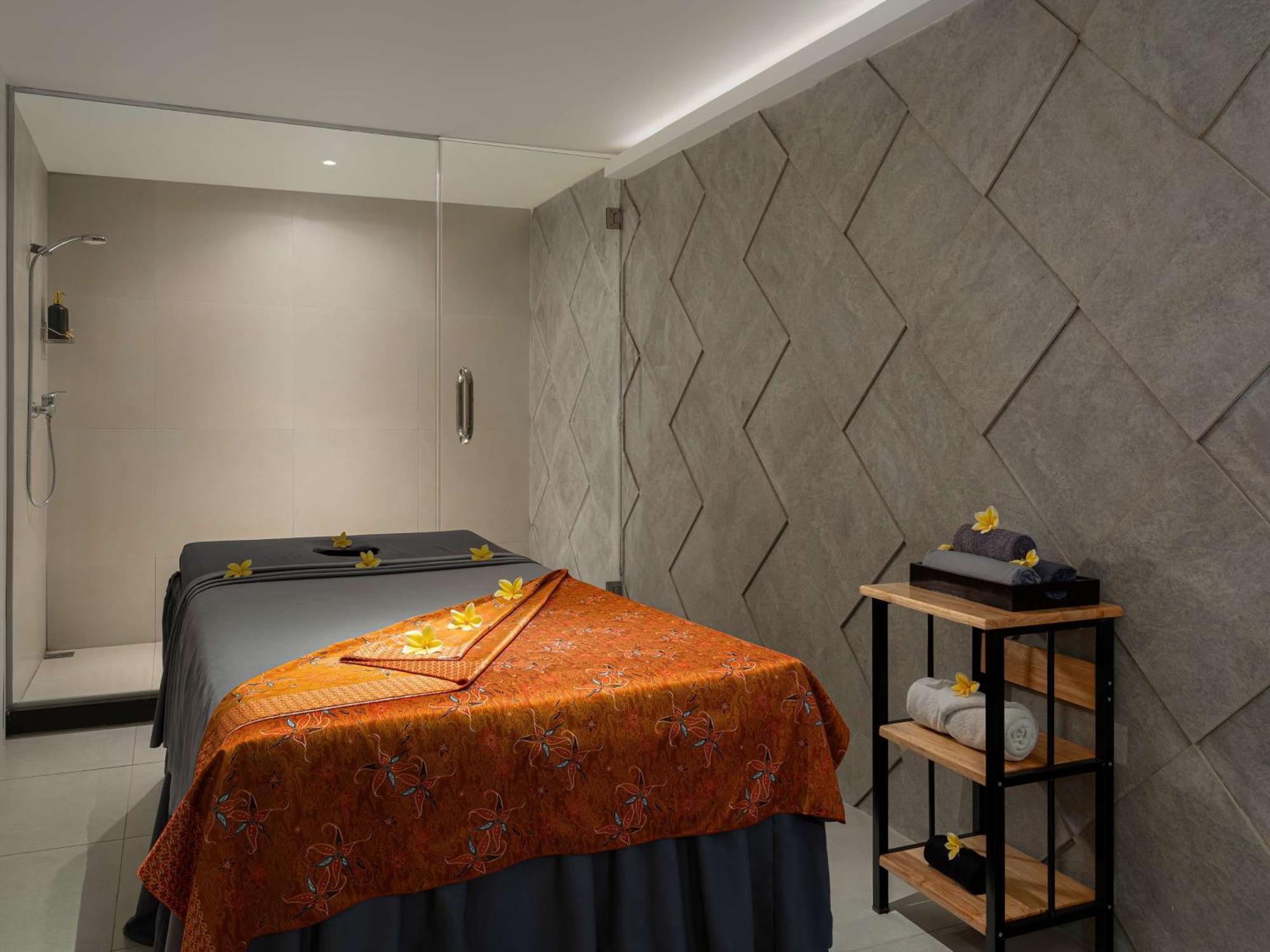 Aiho Hotel Medan Extérieur photo